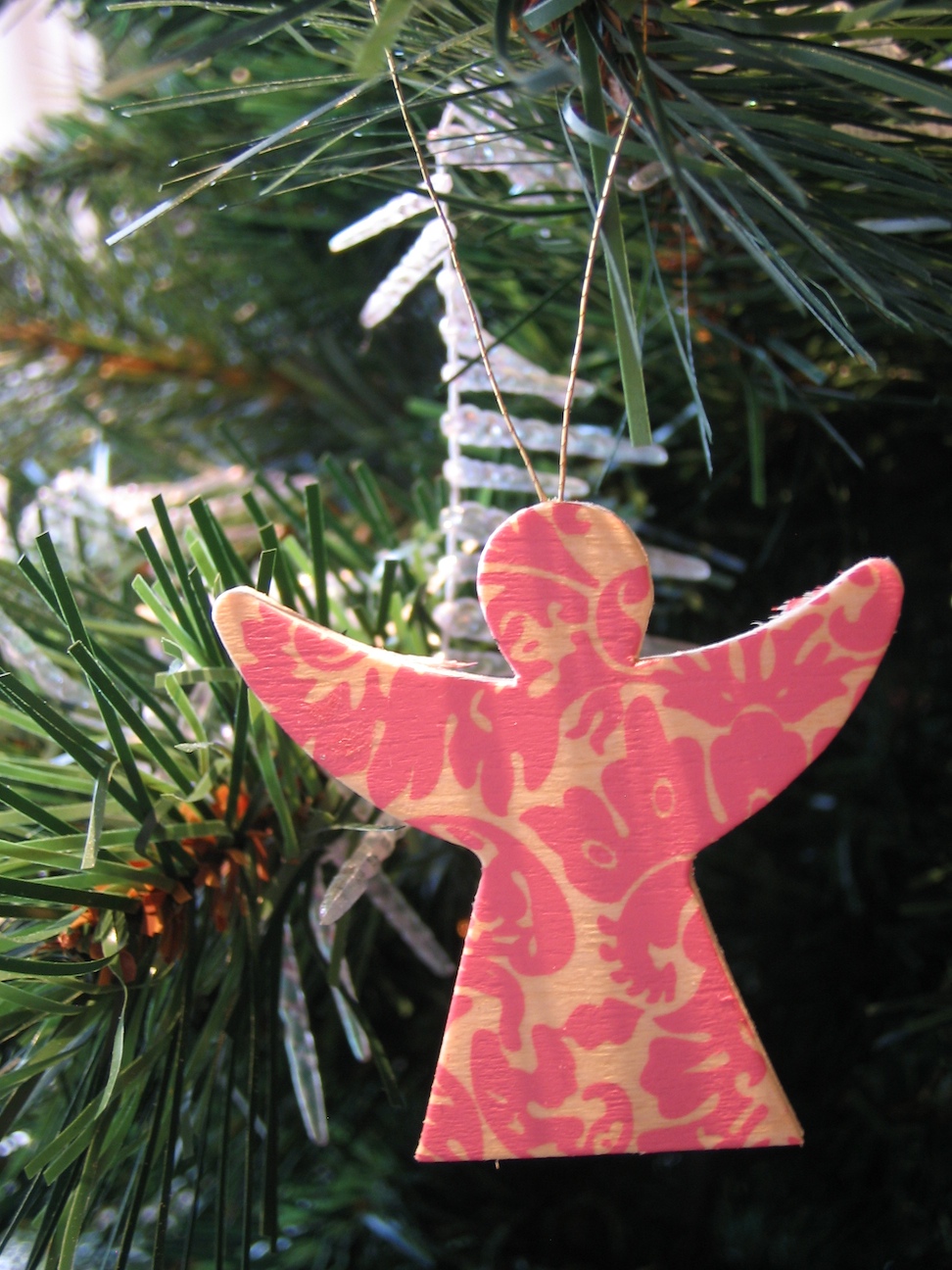 Christmas Tree Decoration From Tesco For Winter - Christmas Ornament - HD Wallpaper 