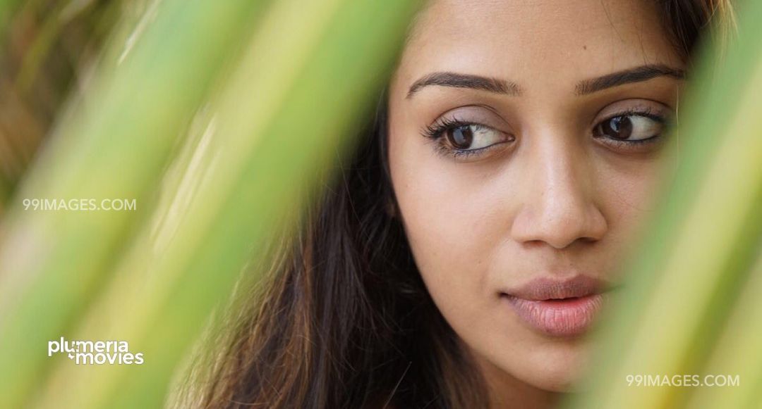 Nivetha Pethuraj Cute Hd Photos (4850) - Actress Nivetha Pethuraj Hd - HD Wallpaper 