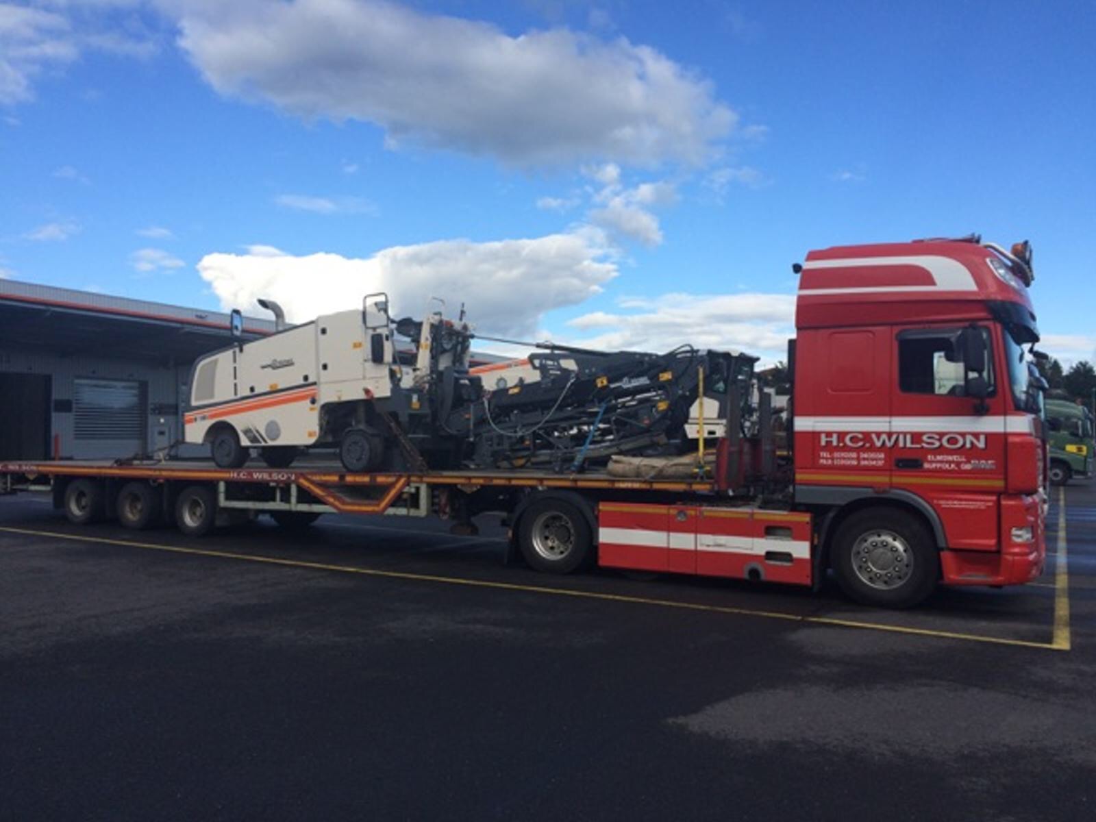 Trailer Truck - HD Wallpaper 