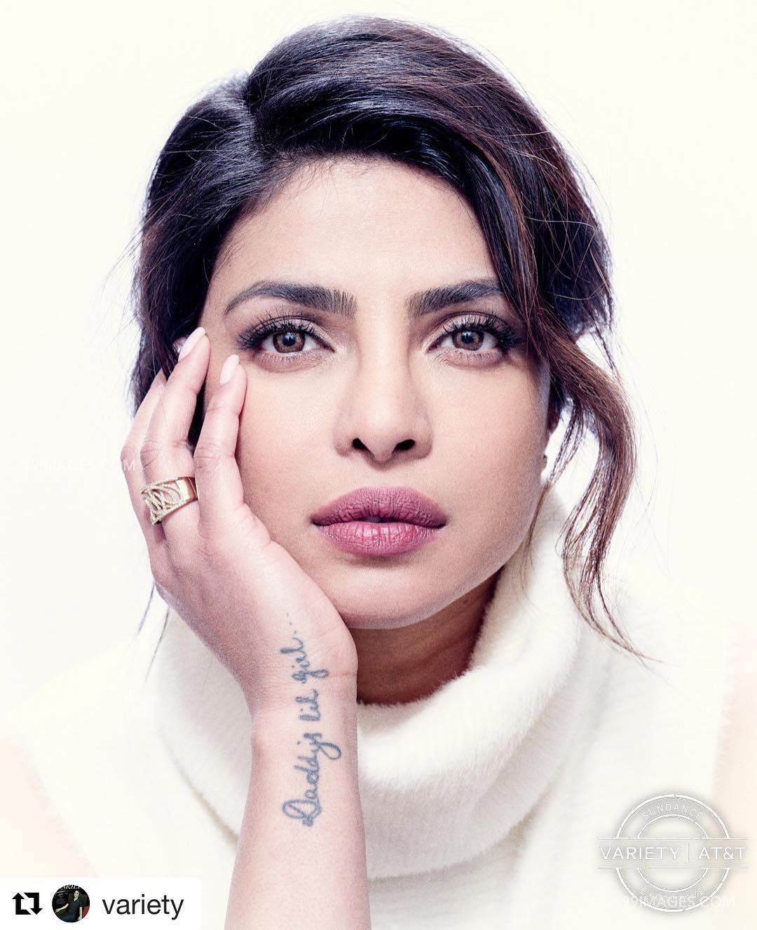 Priyanka Chopra Hot Hd Photos & Wallpapers For Mobile - Katarina Rodriguez Priyanka Chopra - HD Wallpaper 