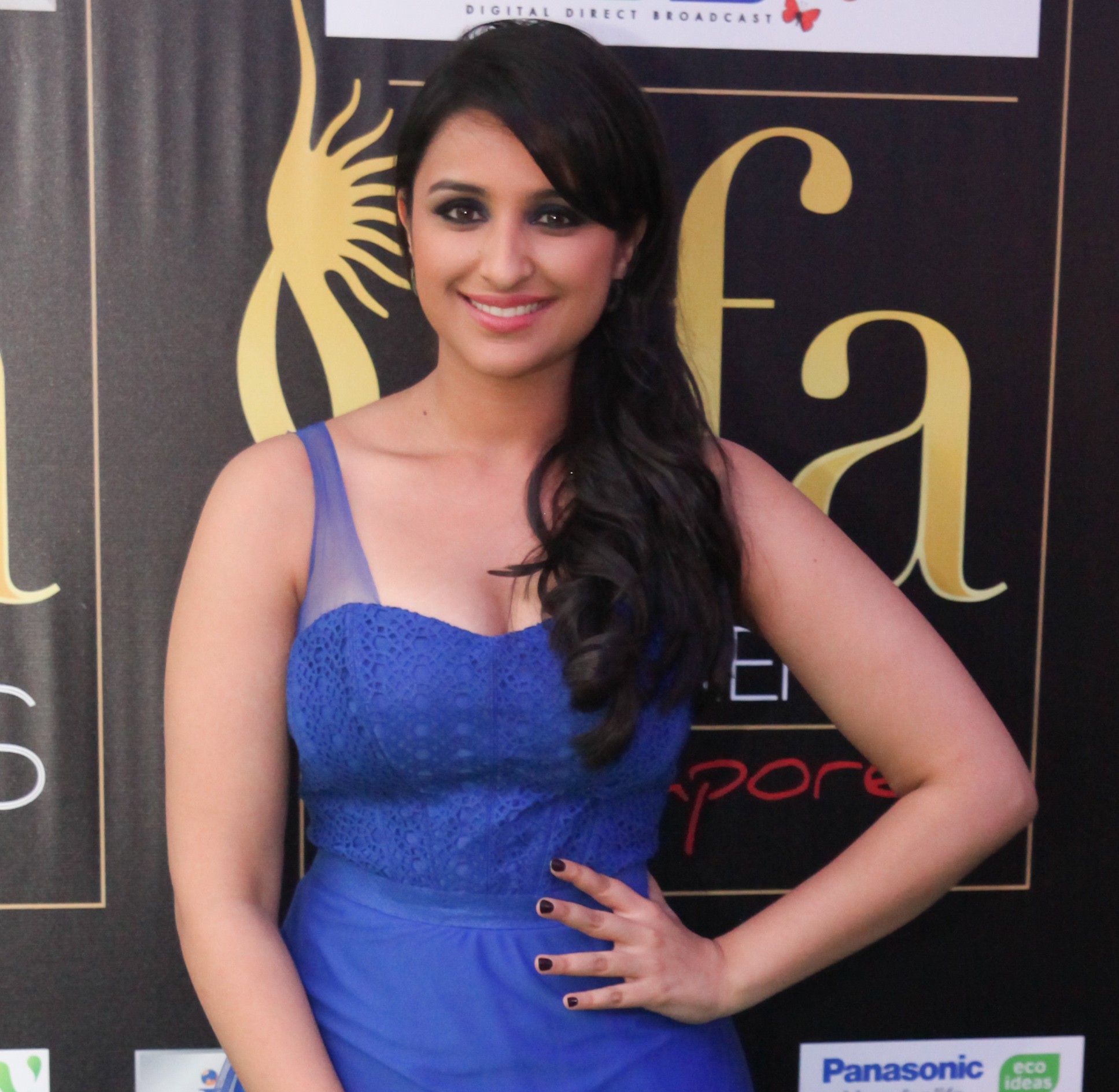 Parineeti Chopra Photos - Parineeti Chopra Hot Pic Hd - HD Wallpaper 