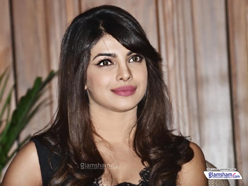 Press Meet Priyanka Chopra At Kolkata - HD Wallpaper 