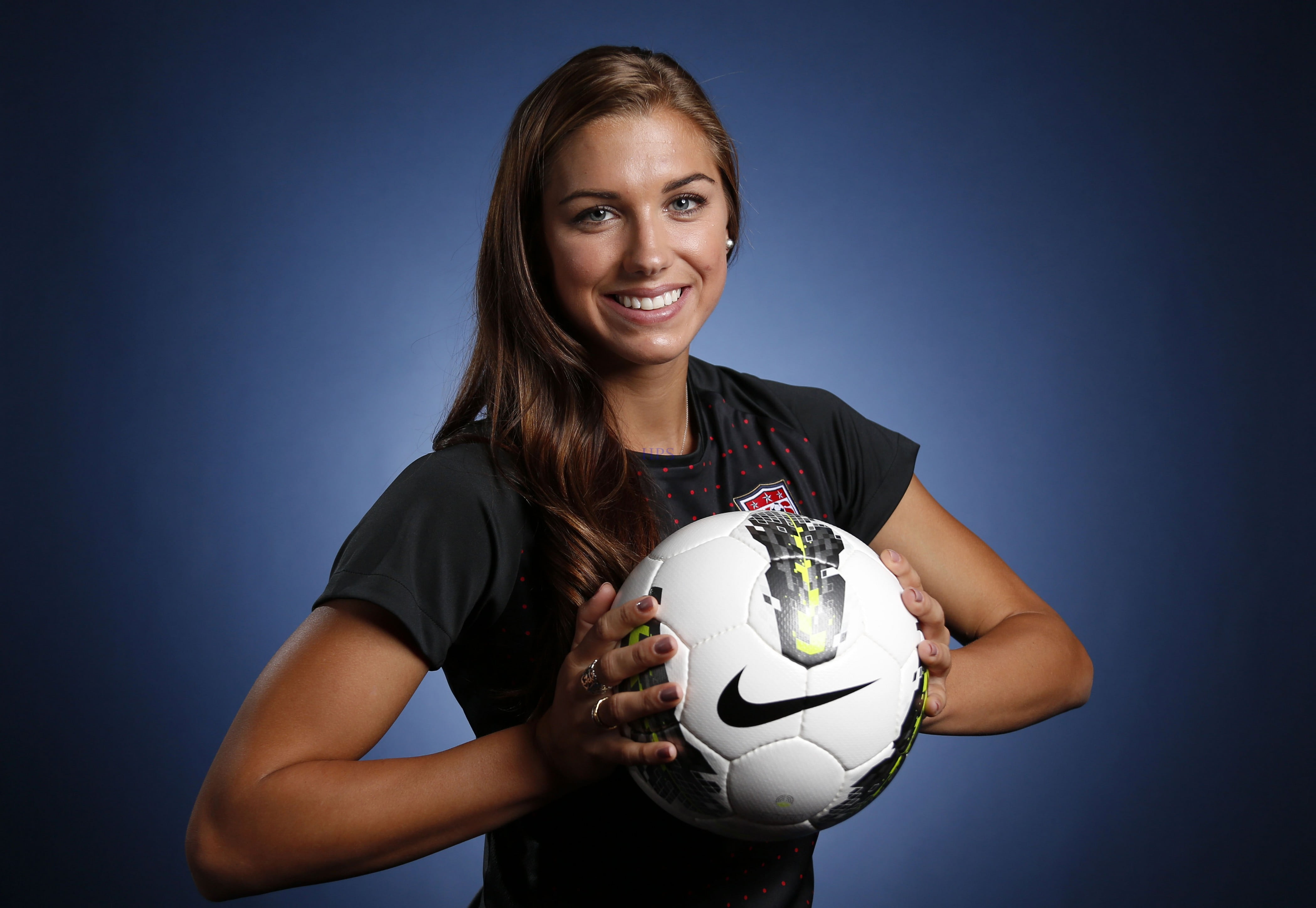 Alex Morgan Team Usa - HD Wallpaper 