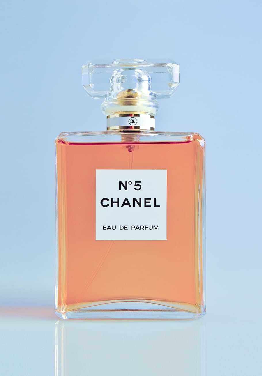 N5 Chanel Eau De Parfum Spray Bottle, Perfume, Cosmetics, - Chanel No 5 - HD Wallpaper 
