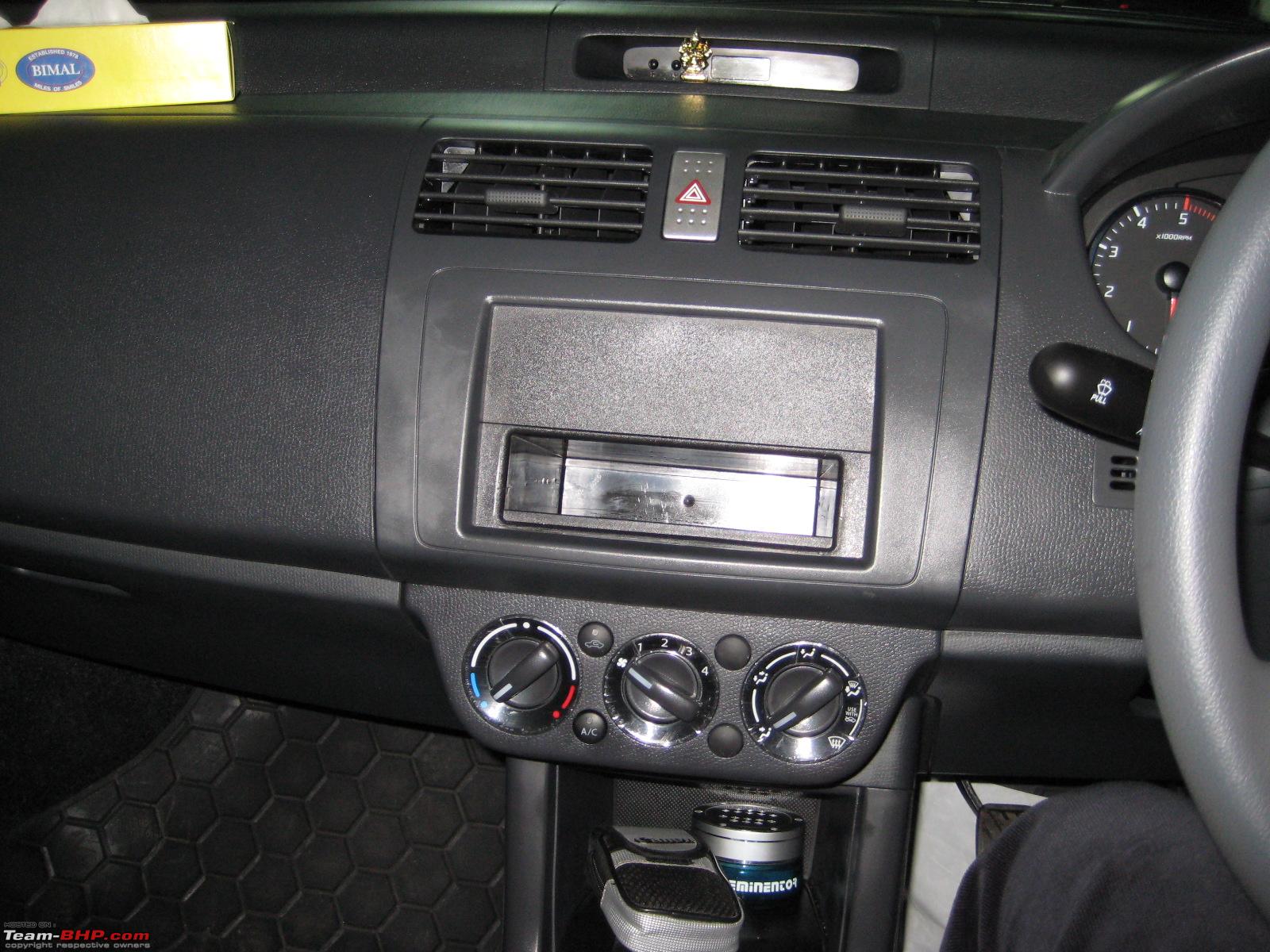 Maruti Swift 2010 Dashboard - HD Wallpaper 