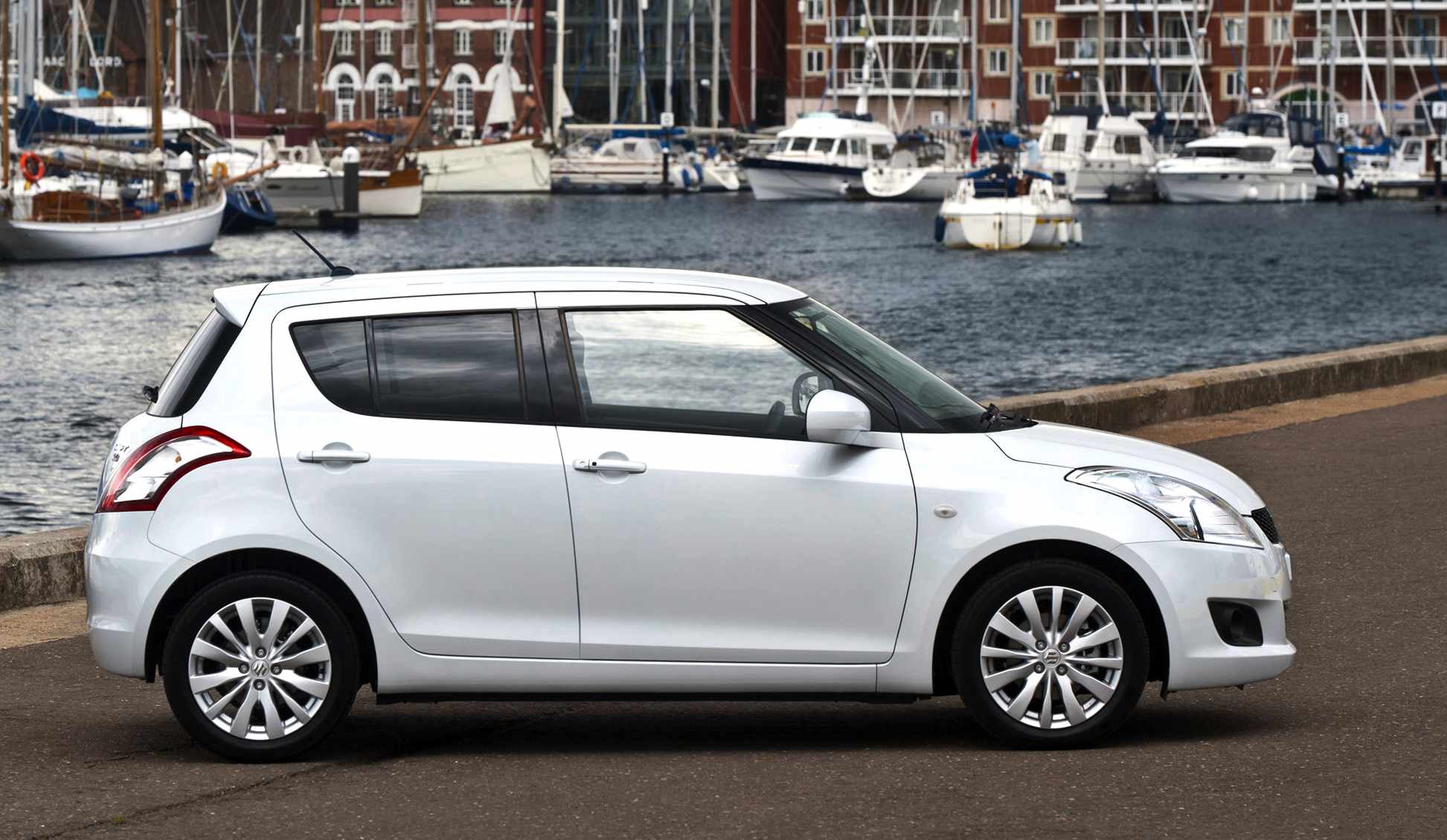 Suzuki Swift - HD Wallpaper 