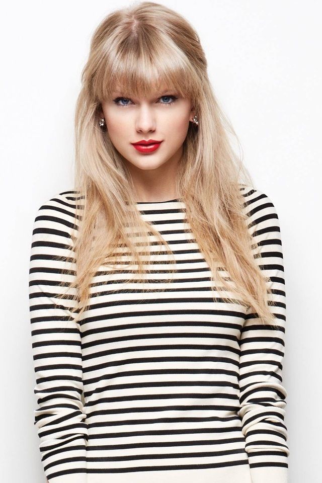 Aries Berkowitz, Taylor Swift Phone, - Taylor Swift Full Body Png - HD Wallpaper 