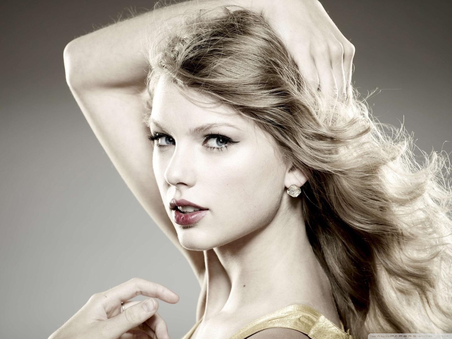 Taylor Swift 2012 - HD Wallpaper 