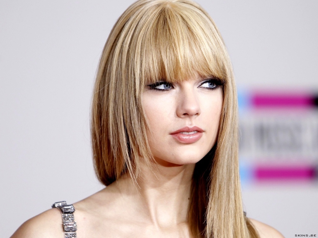 Lovely Taylor Wallpaper - New Images Of Taylor Swift - HD Wallpaper 