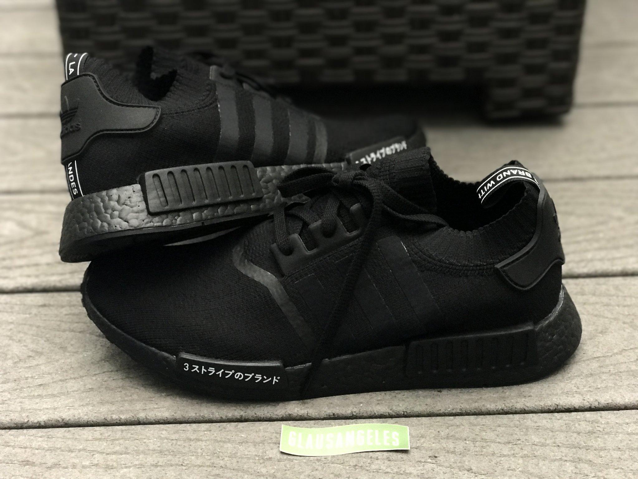 Sneakers - 2048x1536 Wallpaper - teahub.io