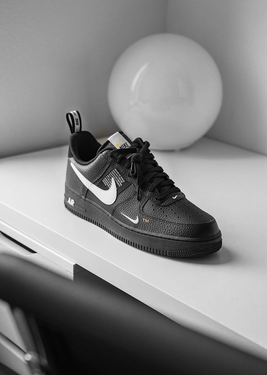 Unpaired Off White X Nike Air Force 1 Low-top Sneaker, - Nike Off White Air Force 1 Black - HD Wallpaper 