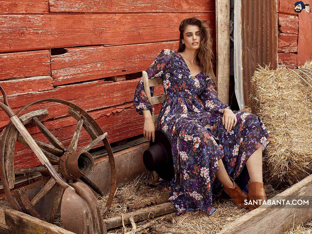 Taylor Marie Hill Wallpaper - Otoño Liverpool Fashion Fest 2019 - HD Wallpaper 