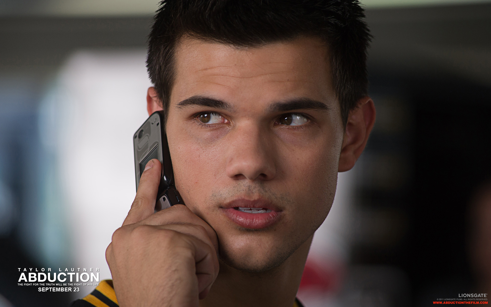 Taylor Lautner Abduction Box - HD Wallpaper 