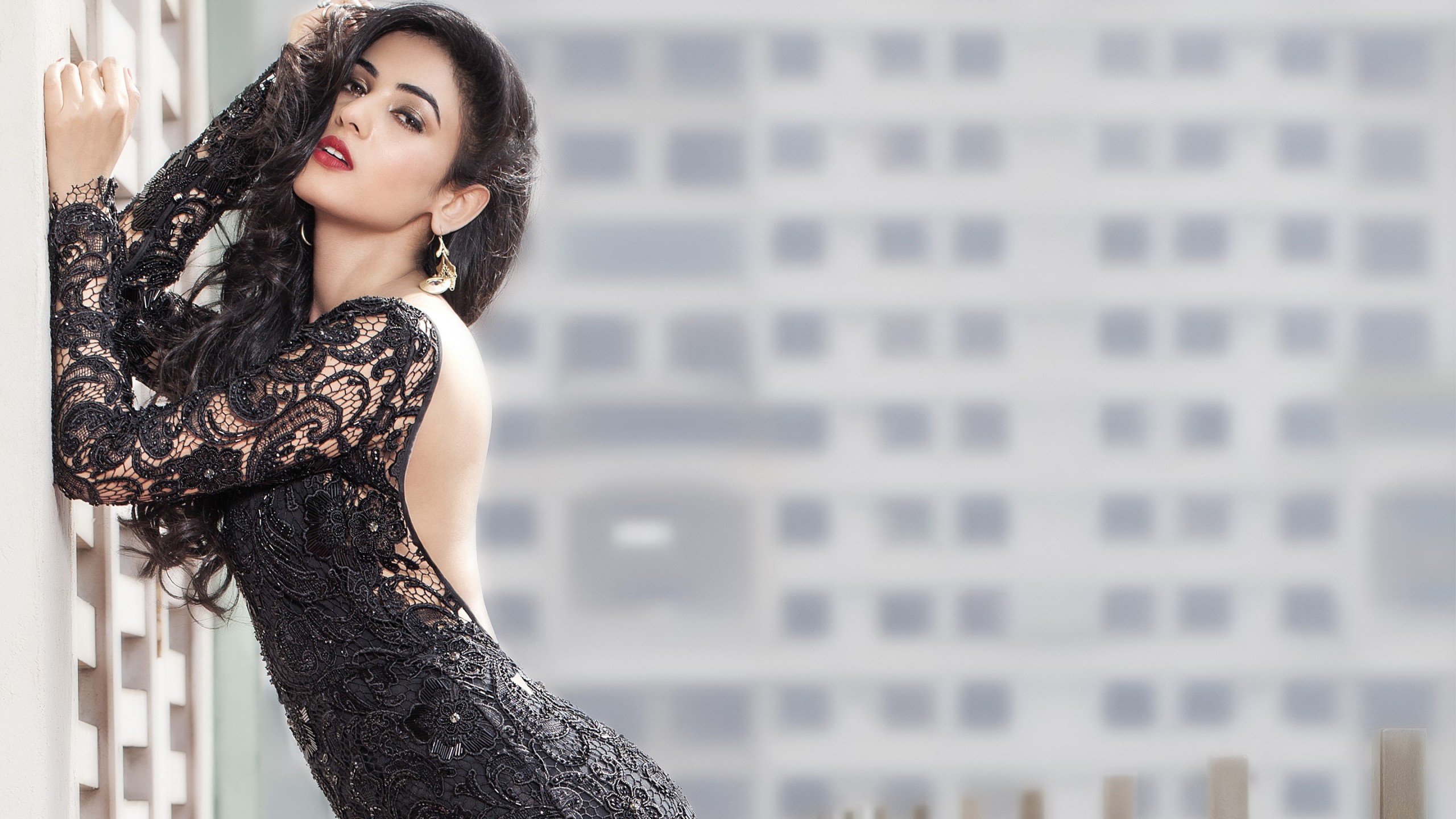 Sonal Chauhan Hot Photo Shoot - HD Wallpaper 