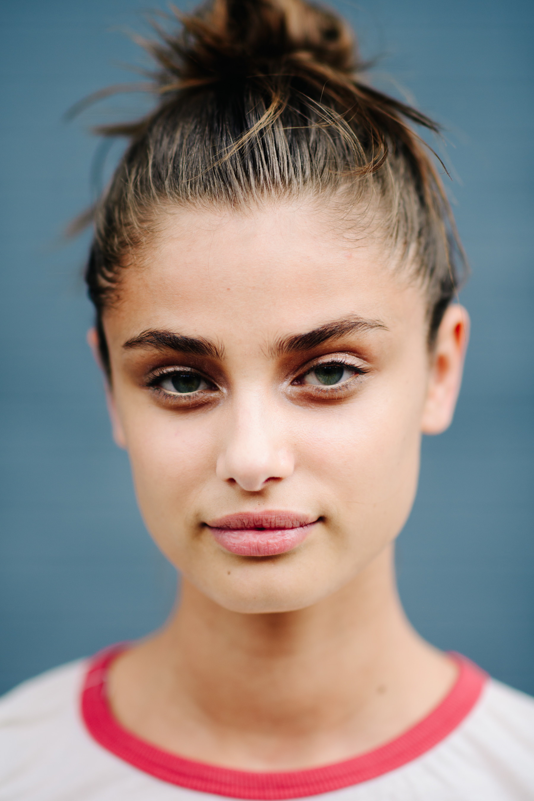 Taylor Marie Hill 2017 - HD Wallpaper 