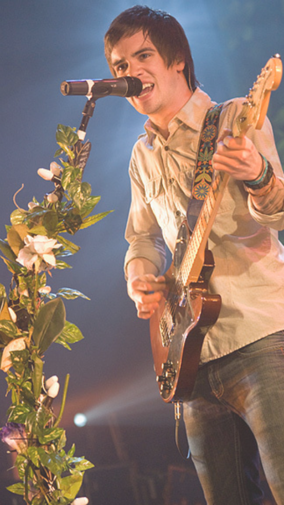 Aesthetic Brendon Urie Pretty Odd - HD Wallpaper 