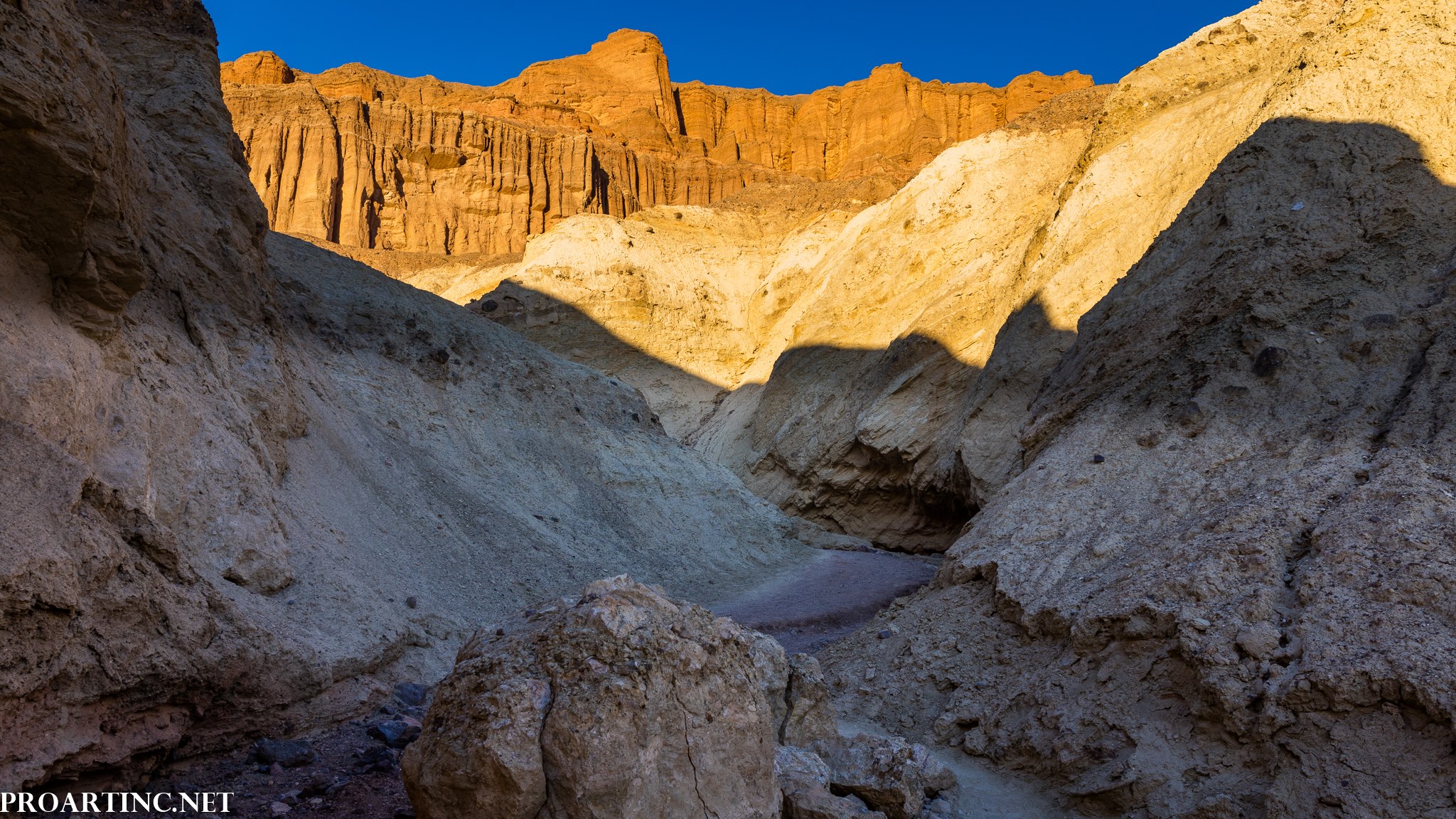 Golden Canyon Trail At Death Valley National Park - Canyon - HD Wallpaper 
