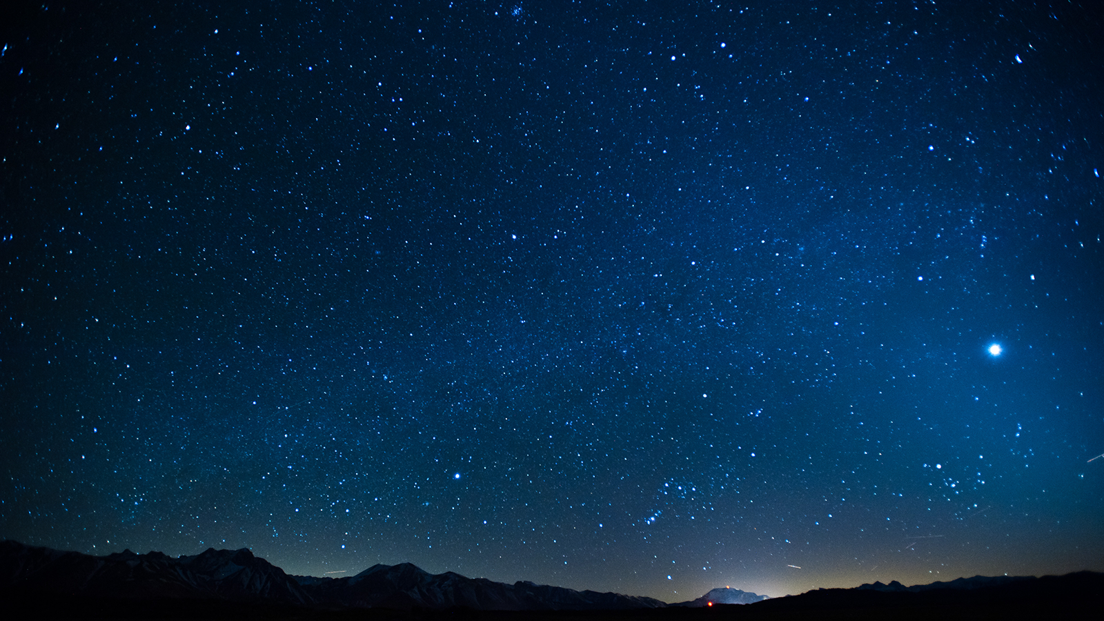 Night Sky Wallpaper Mac - HD Wallpaper 
