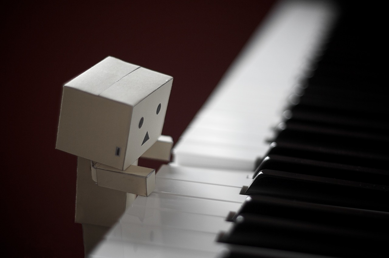Piano And Danbo Image - Piano Wallpaper Hd - HD Wallpaper 