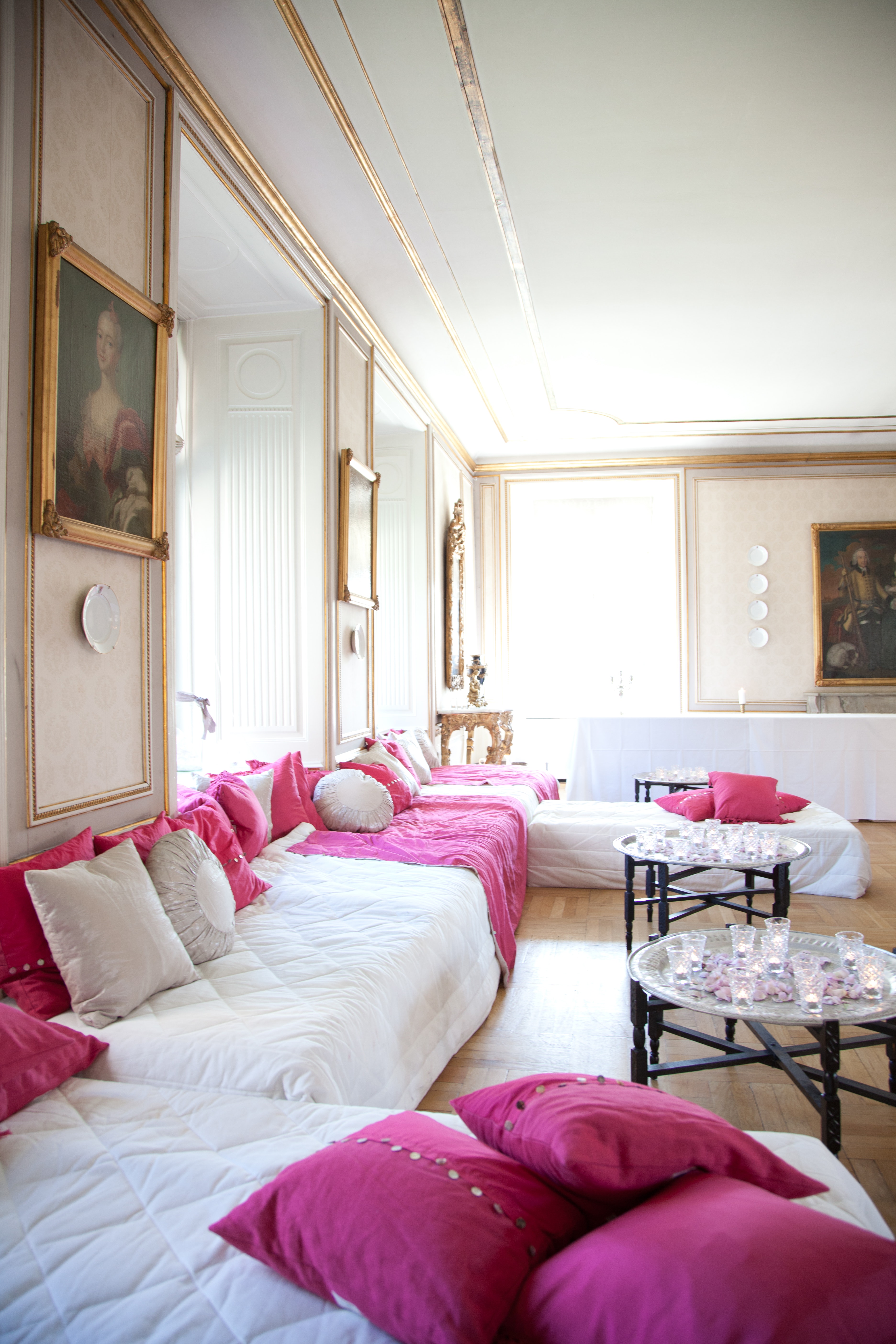 Pink Living Room Wallpaper - HD Wallpaper 