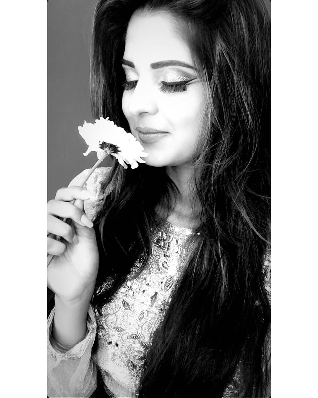 Rashi Khairwar - HD Wallpaper 