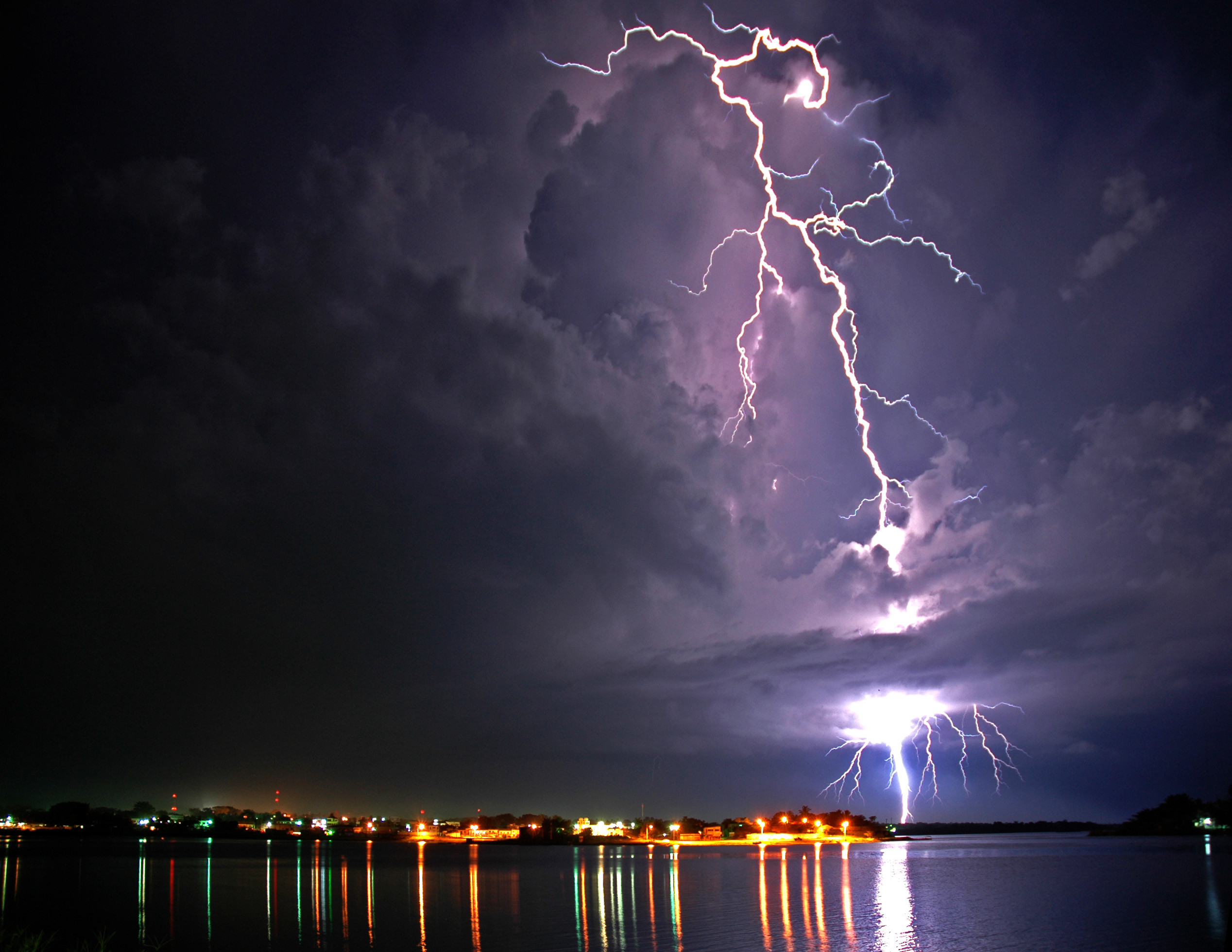 Lightning Storms - Black Sky Lighting - HD Wallpaper 
