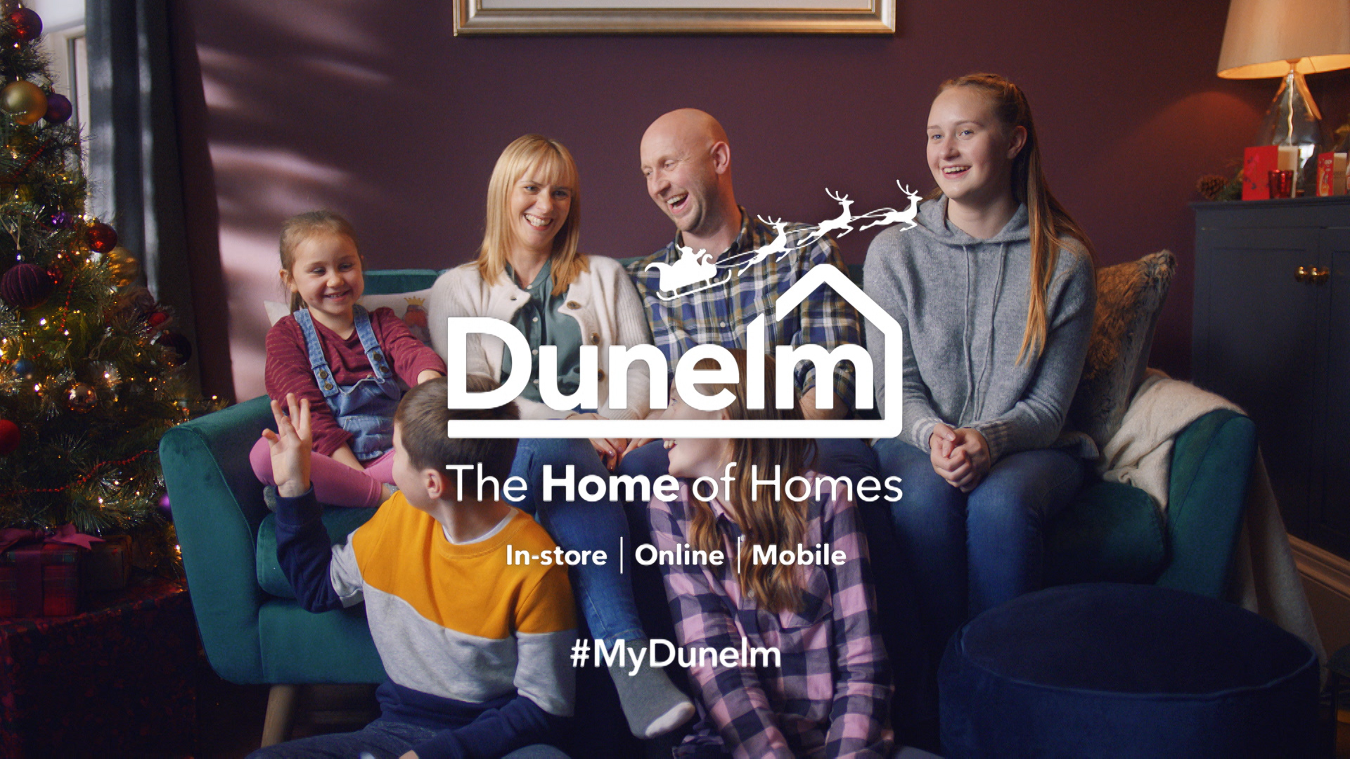 Sitting - HD Wallpaper 