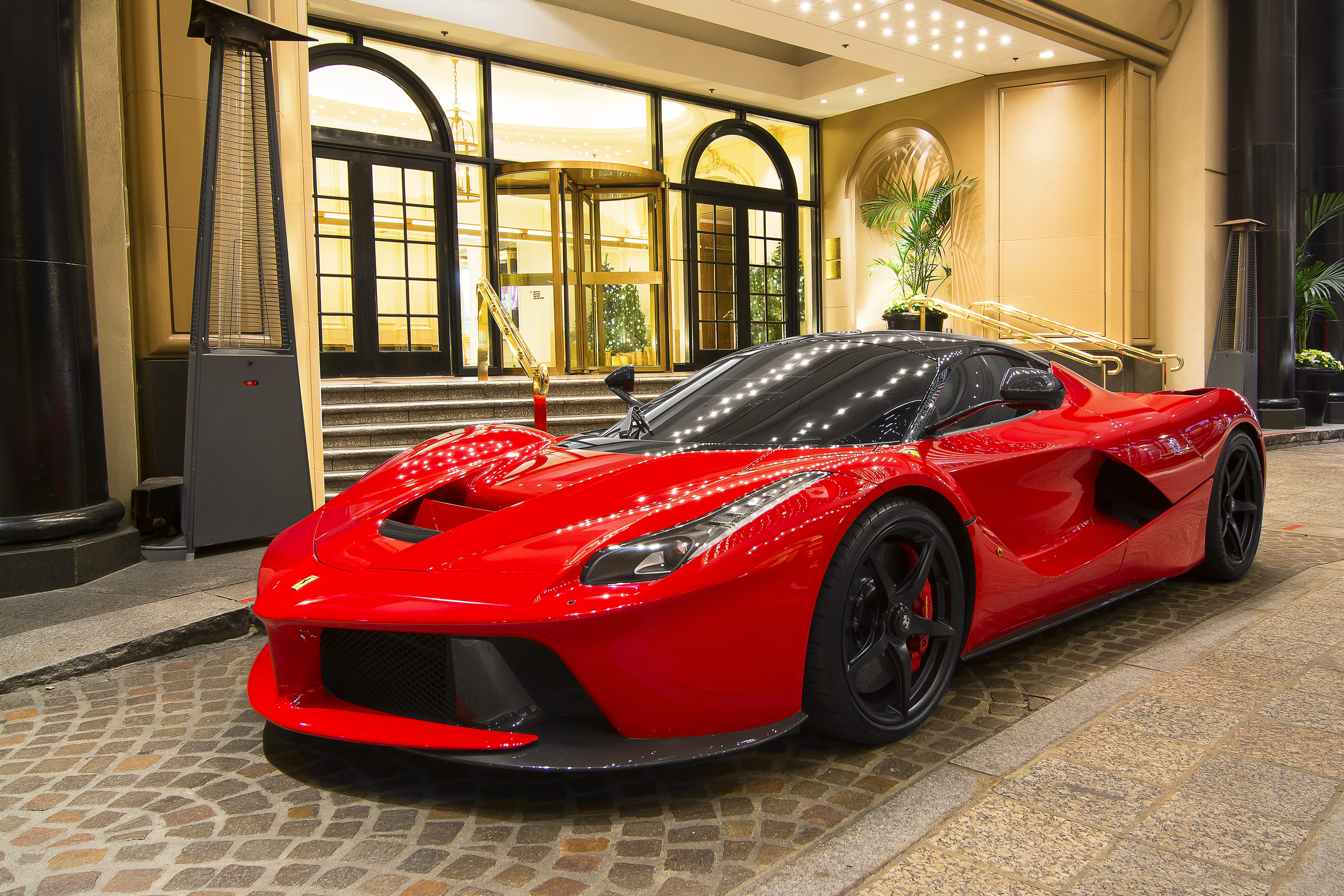 Red Car Hd Wallpaper - HD Wallpaper 