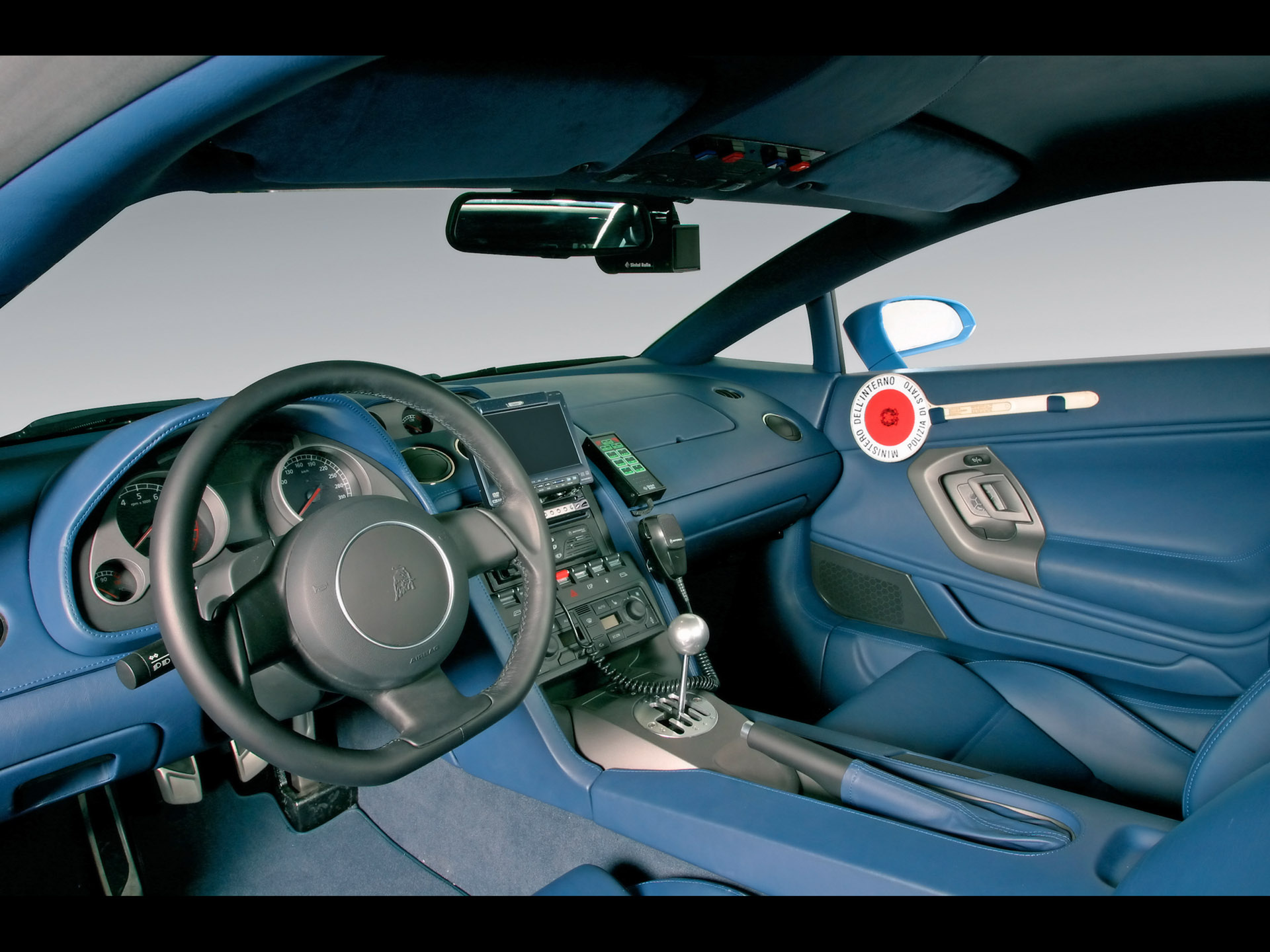 Italian Police Lamborghini Interior - HD Wallpaper 