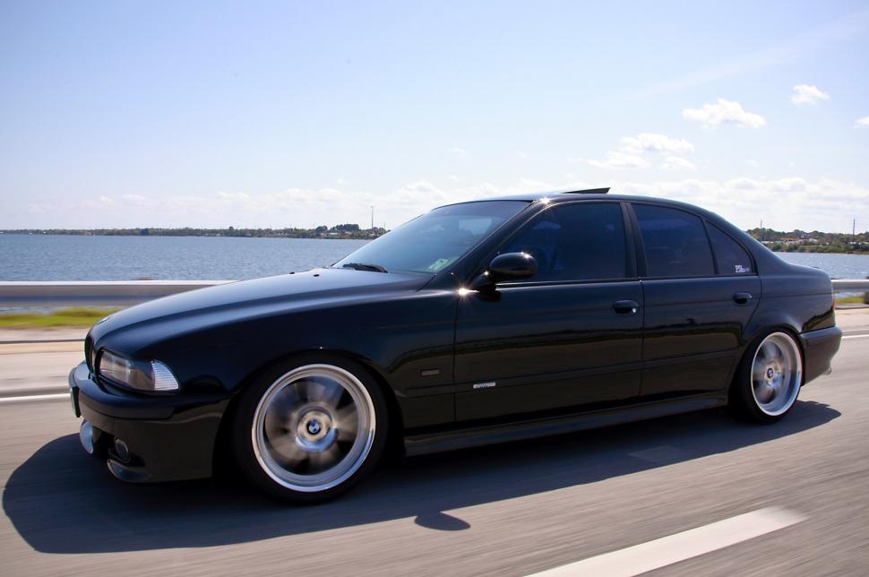 E39, Bmw, Black 2000 Wallpaper,road Hd Wallpaper,sedan - Bmw 5 Series (e39) - HD Wallpaper 