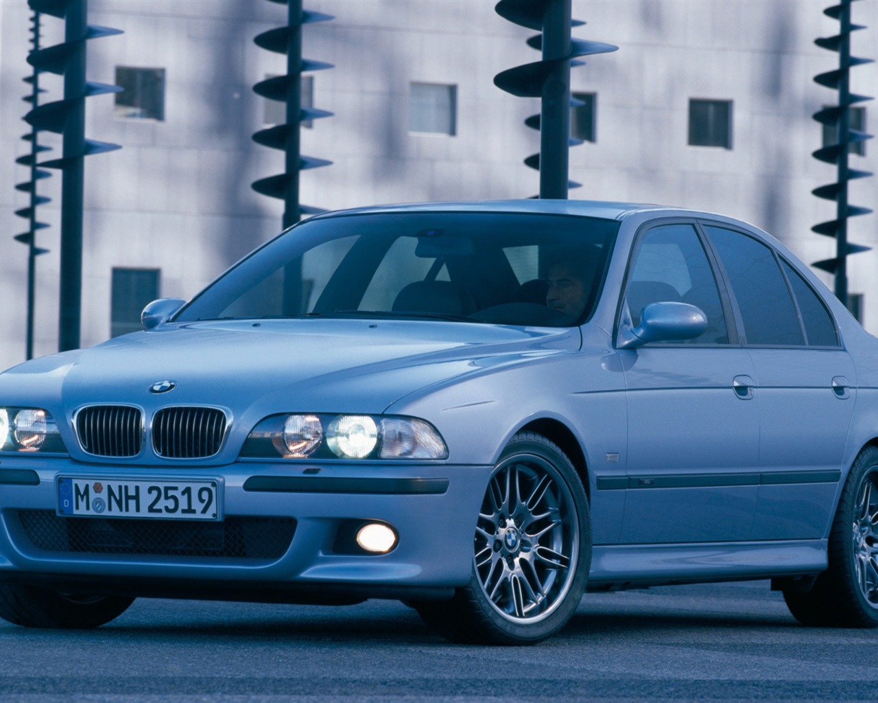 Bmw M5 E39 Hd Wallpaper - Bmw E39 Sky Blue - HD Wallpaper 