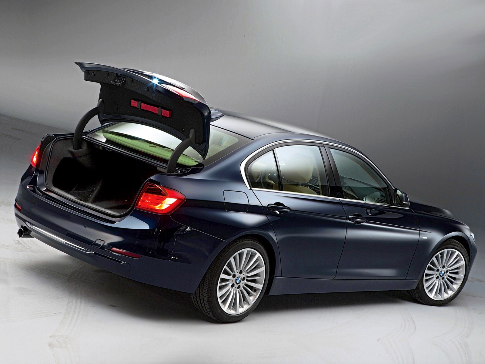 2014 Bmw Luxury Line F30 - HD Wallpaper 