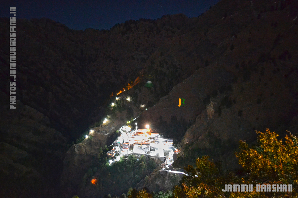 Katra Vaishno Devi Hill - HD Wallpaper 