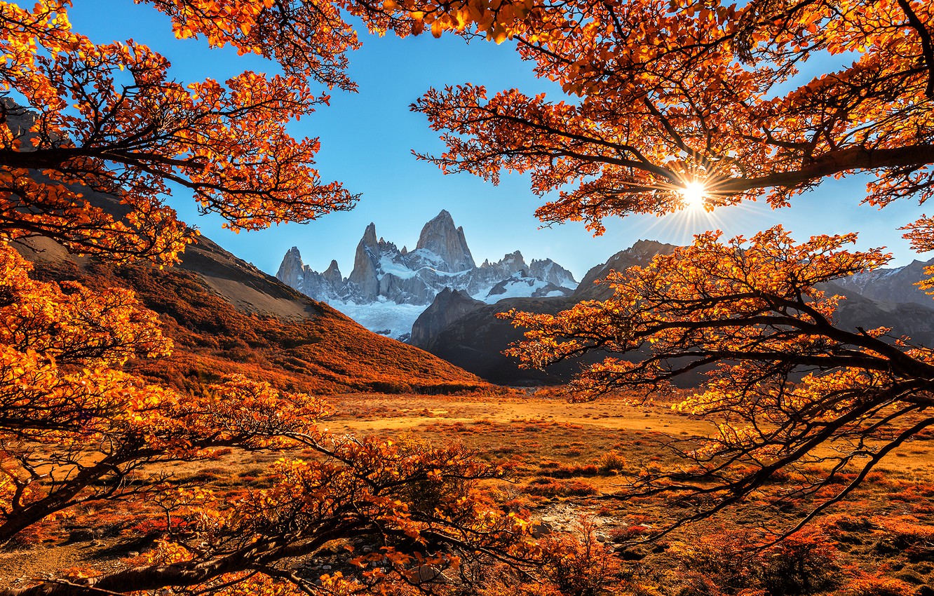 Photo Wallpaper Autumn, Mountains, Italian Landscape - Monte Fitz Roy - HD Wallpaper 