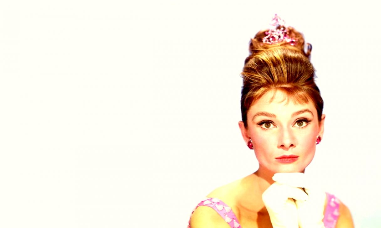 Audrey Hepburn Wallpapers Beautiful Pix - Holly Golightly Short Quotes - HD Wallpaper 