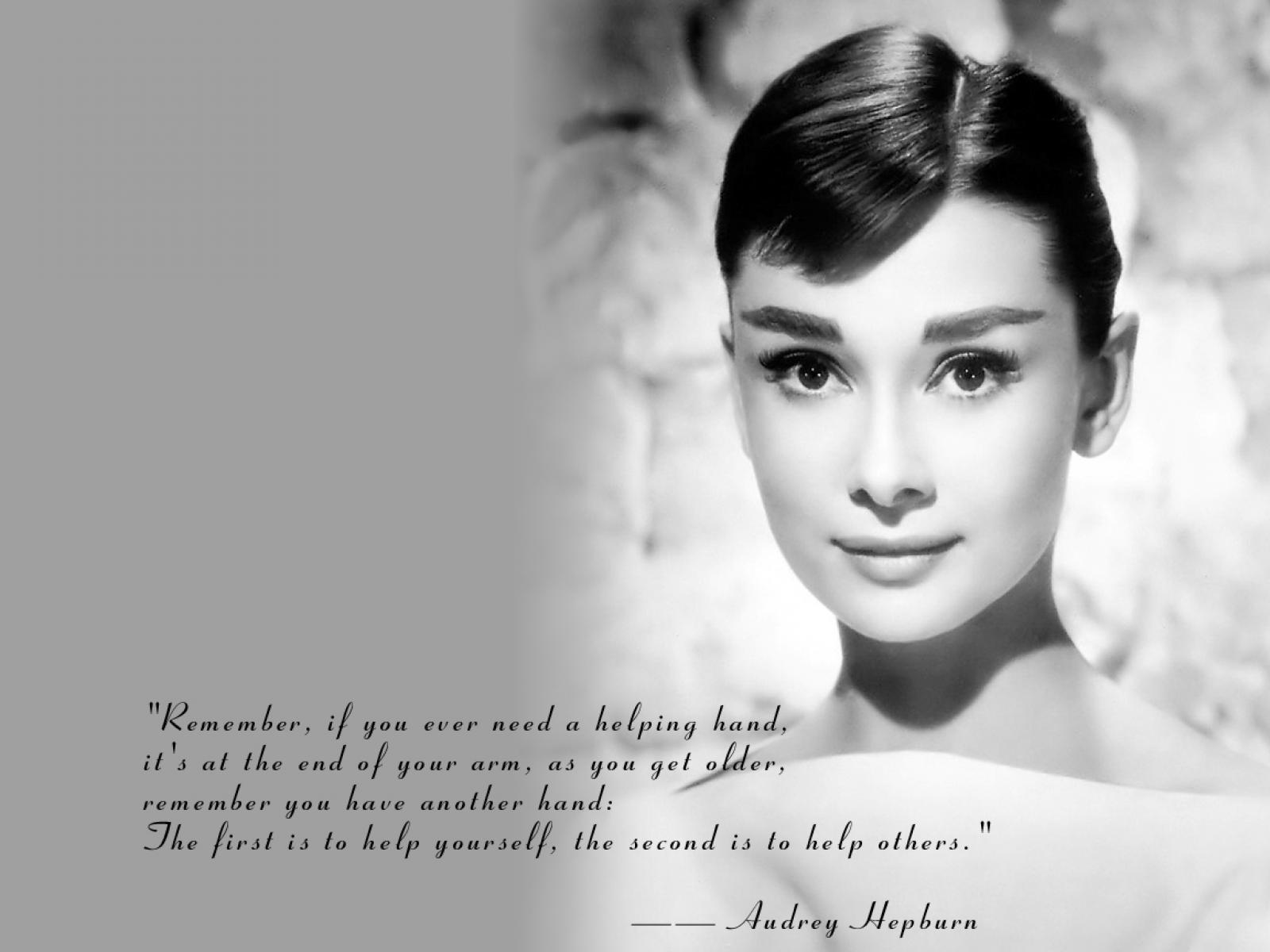 Audrey Hepburn Hd Photo - Audrey Hepburn - HD Wallpaper 