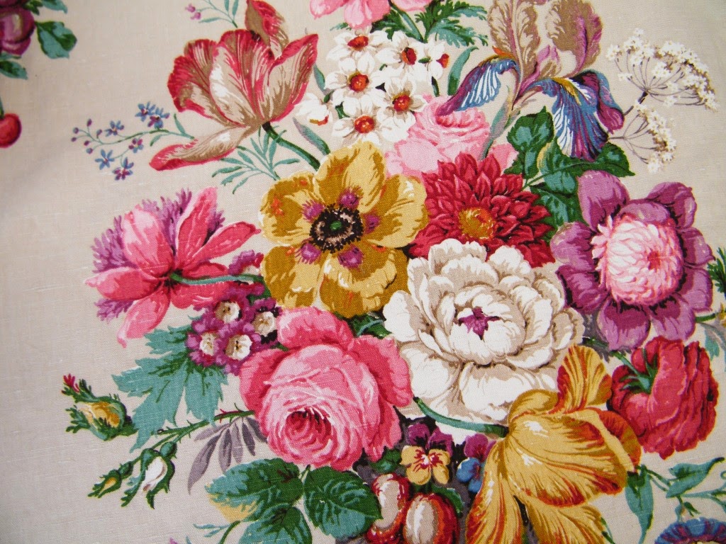 Vintage Floral,vintage Floral Wallpaper,vintage Floral - Floral Wallpaper Roses Vintage Pattern - HD Wallpaper 