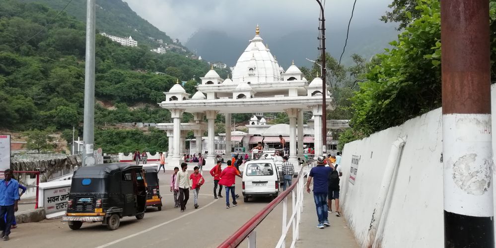 Vaishno Devi - HD Wallpaper 