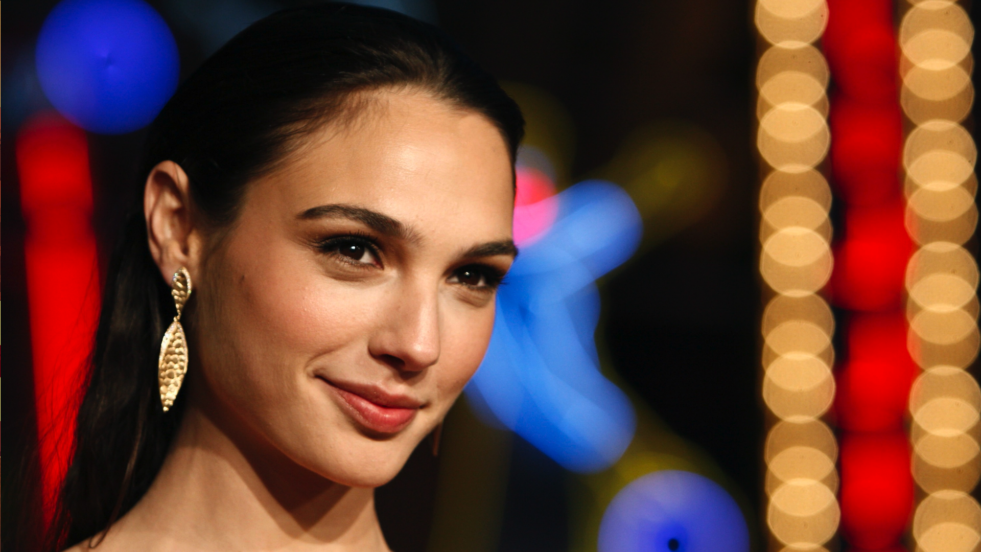 Gal Gadot Iphone Wallpaper 19x1080 Wallpaper Teahub Io