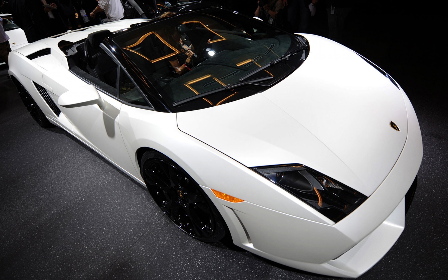 Lamborghini Beautiful Car Wide - Beautiful Car Pics Hd - HD Wallpaper 