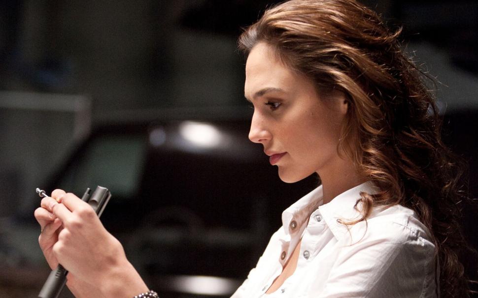 Gal Gadot 01 Wallpaper,gal Hd Wallpaper,gadot Hd Wallpaper,1920x1200 - Wonder Woman Gal Gadot Nose - HD Wallpaper 