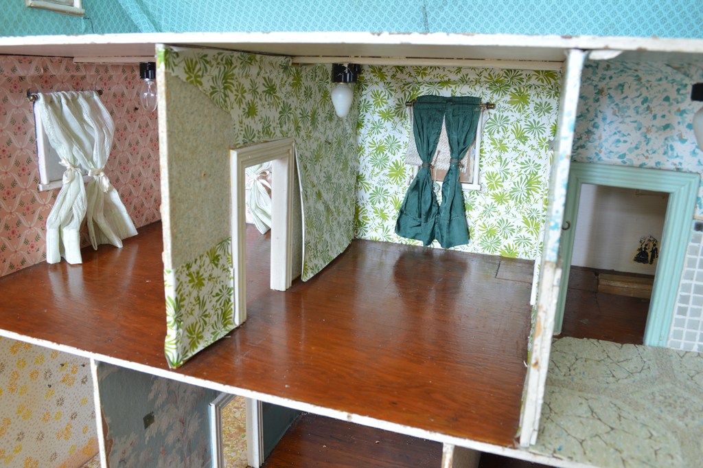 Dollhouse Fixer Upper Plaster & Disaster - Kitchen & Dining Room Table - HD Wallpaper 