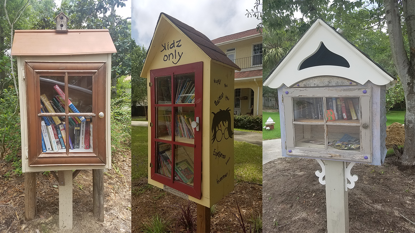 Little Free Libraries That Look Like Homes - HD Wallpaper 