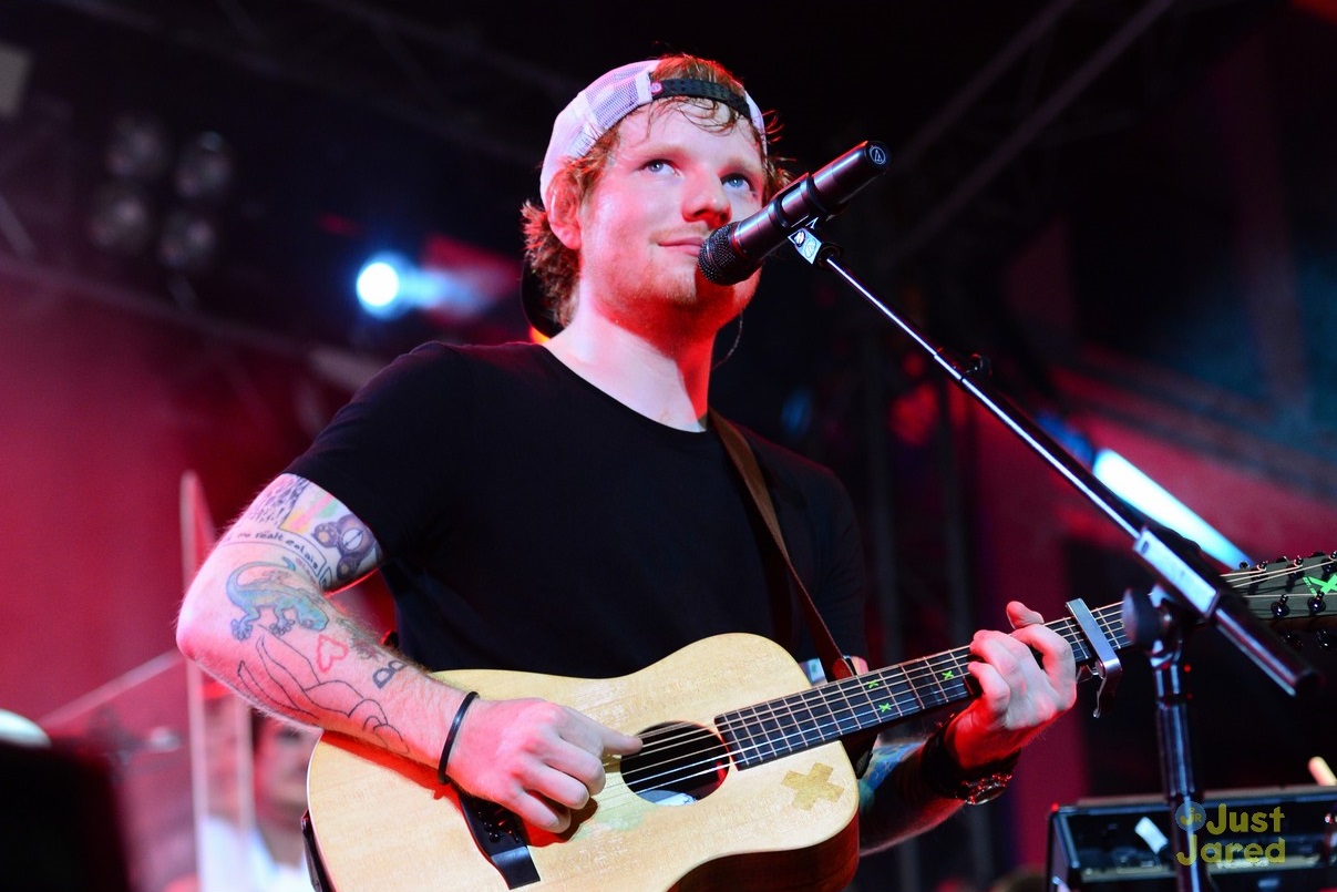 Ed In Ibiza - Backgrounds Wallpaper Ed Sheeran Hd - HD Wallpaper 