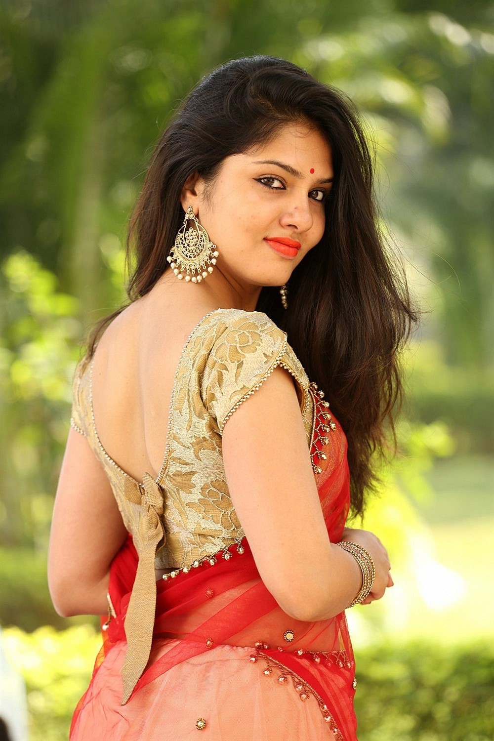 Actress Gayathri Suresh Stills At Hero Heroine Movie - Malayalam Actress Gayathri Suresh - 1000x1500 Wallpaper Actress Gayathri Suresh Stills At Hero Heroine Movie - Malayalam Actress Gayathri Suresh - 1000x1500 Wallpaper