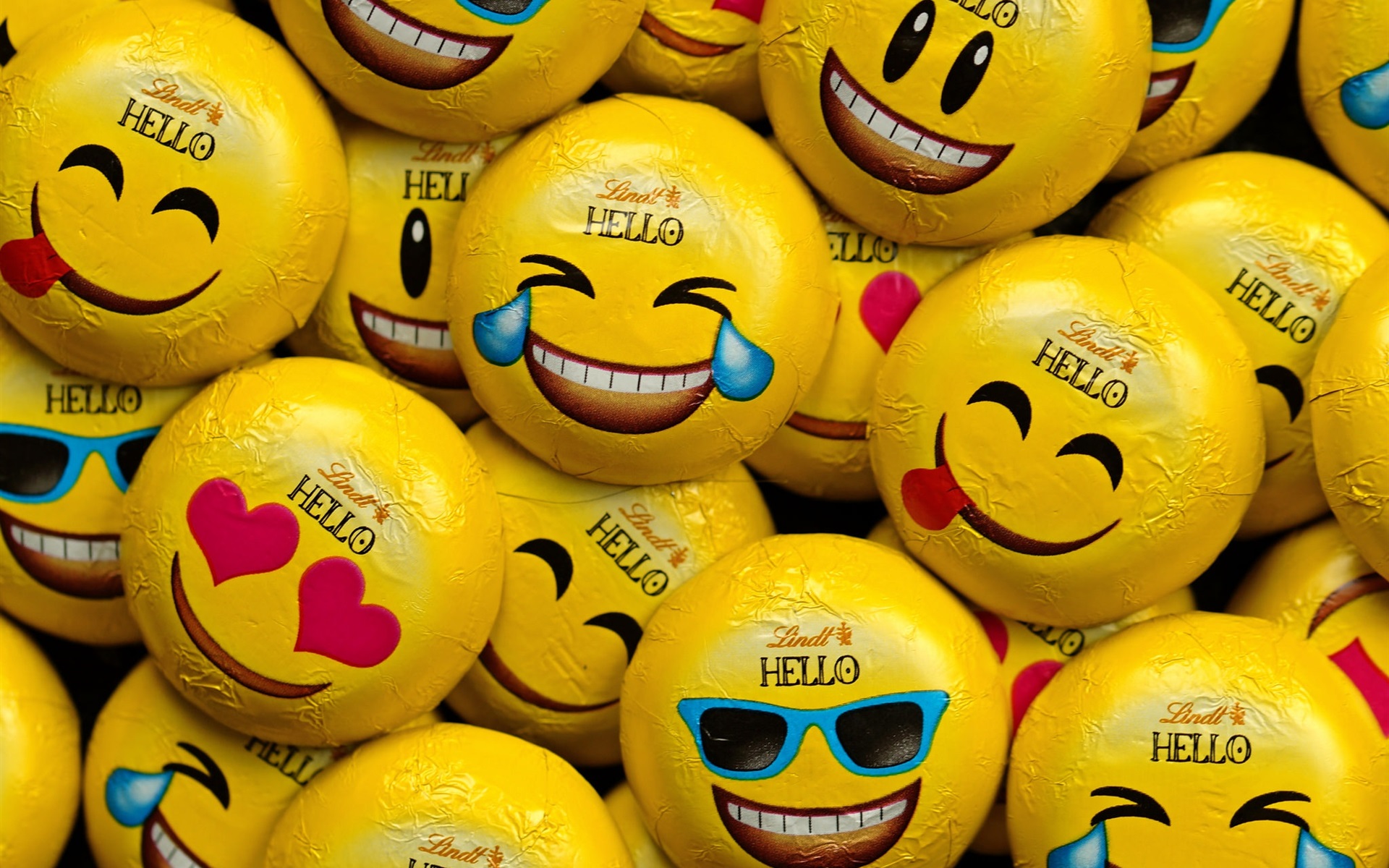 Wallpaper Candy, Sweet, Different Emoticons - Papel De Parede Emoticon - HD Wallpaper 