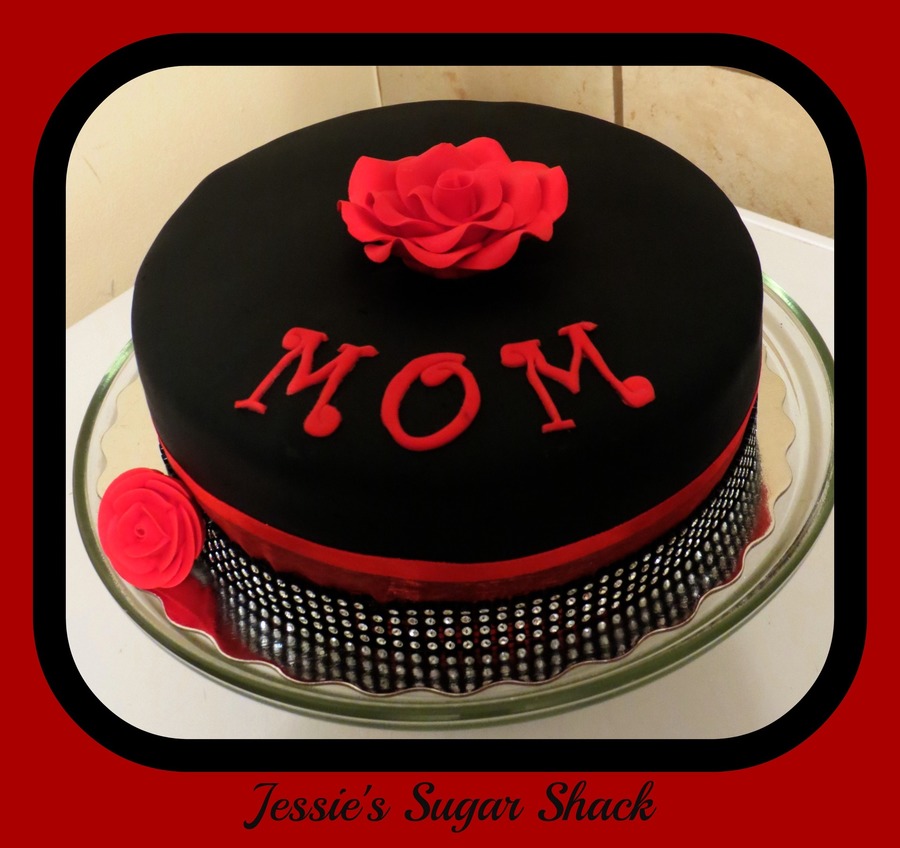 Happy Birthday Mom On Cake Central - Red Happy Birthday Cake Maa - HD Wallpaper 