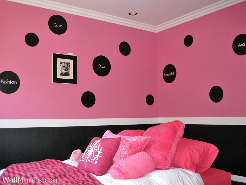 Polka Dot Wall Mural For Tween - Pink Wall With Black Polka Dots - HD Wallpaper 