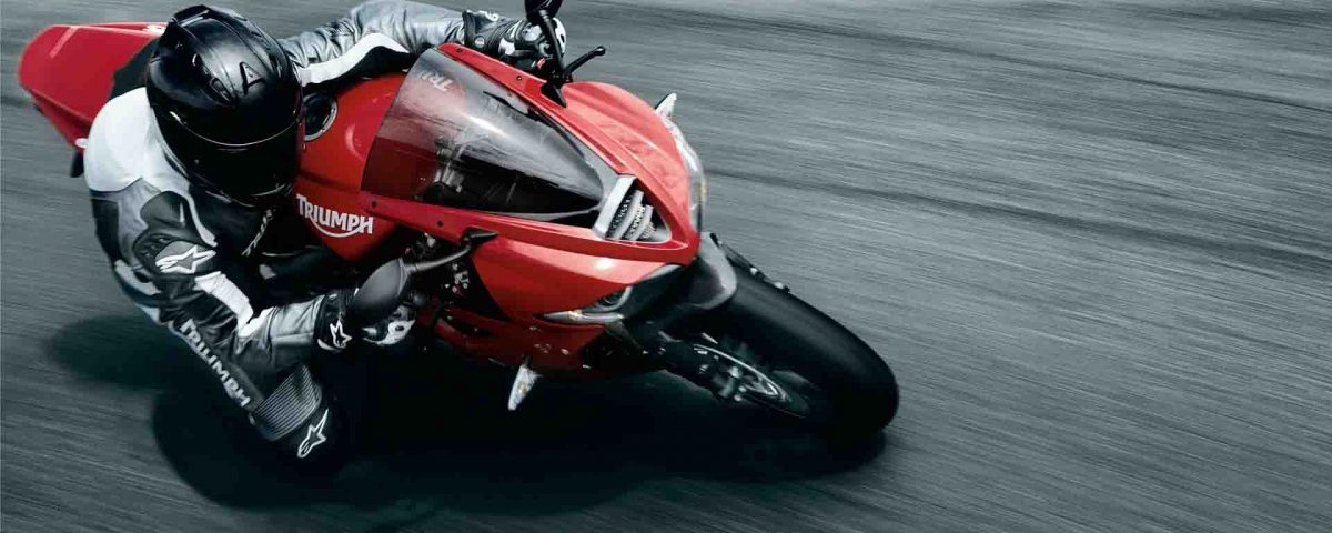 Racer On Red Trumph Bike - Triumph Daytona 675 Wallpaper Hd Mobile - HD Wallpaper 