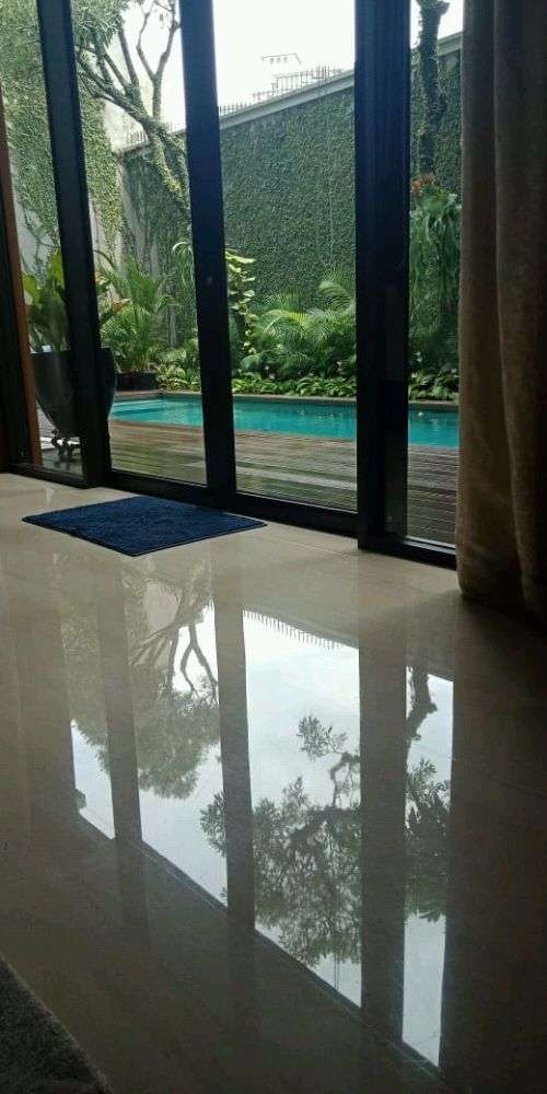 Jasa Pengecatan, Pasang Keramik, Wallpaper,renovasi - Reflection - HD Wallpaper 